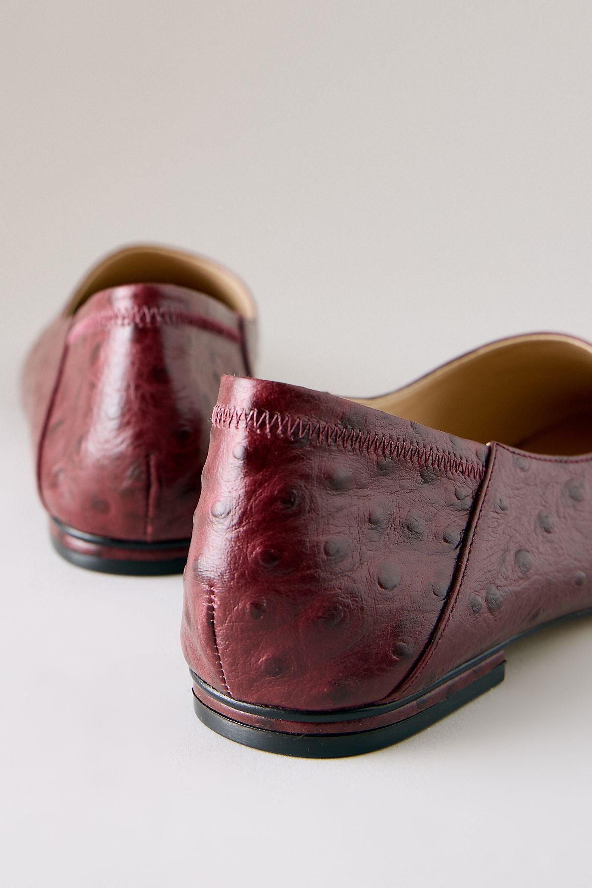 Chaussures plates en cuir à bout carré Maeve