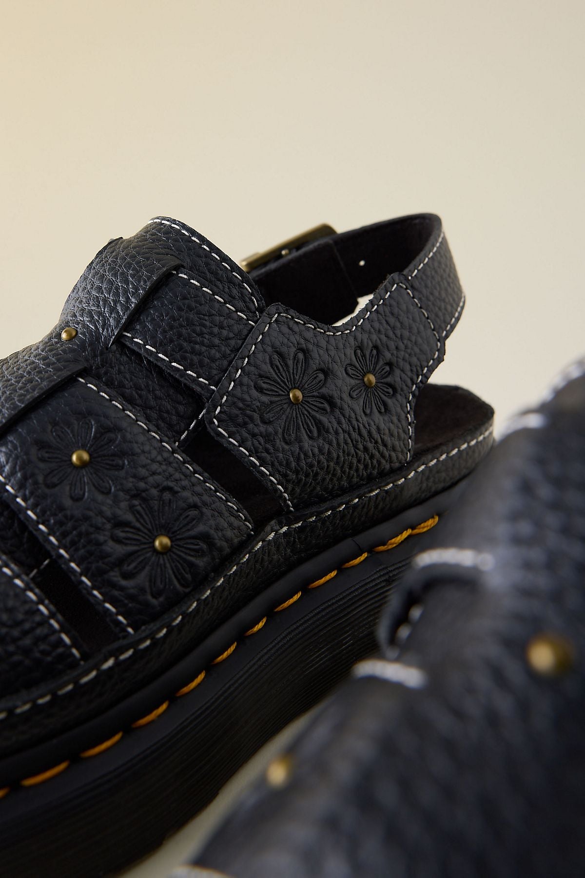 Sandales Wrenlie Flower Dr. Martens