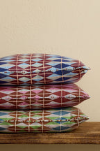 Coussin à imprimé numérique géométrique